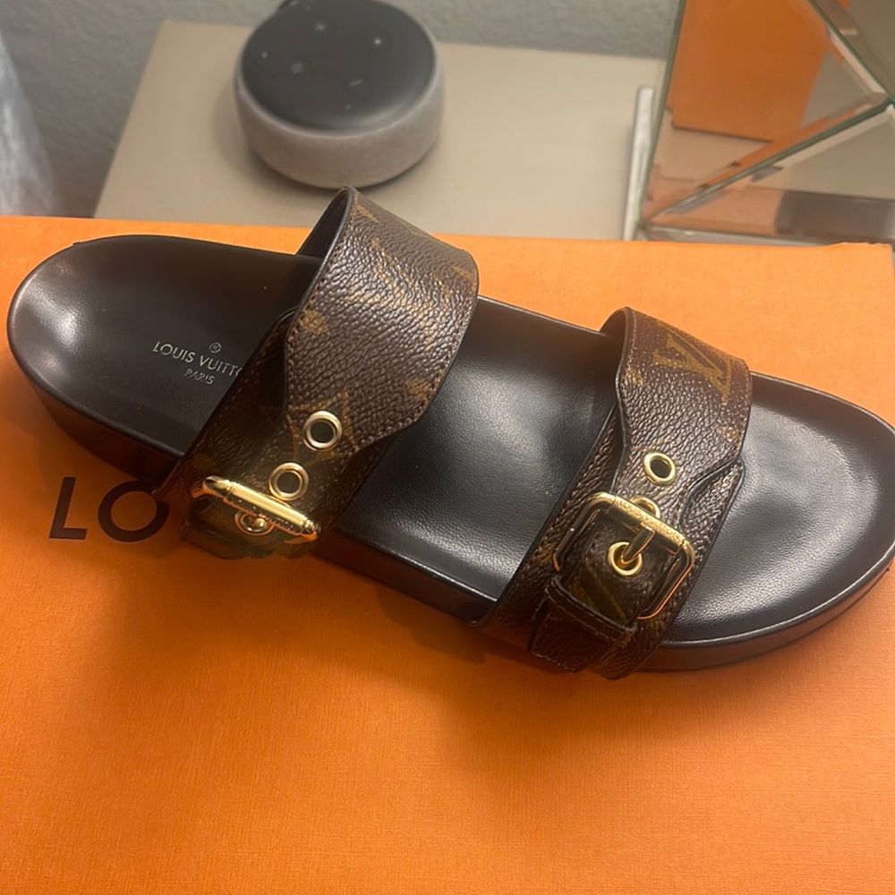 LOUIS VUITTON SANDALS